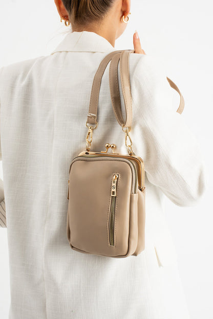 Kadın Gold Aksesuarlı Ayarlanabilir Çapraz Askılı Kum Mat Çarpraz Omuz Çantası - Kurtuluş Çanta